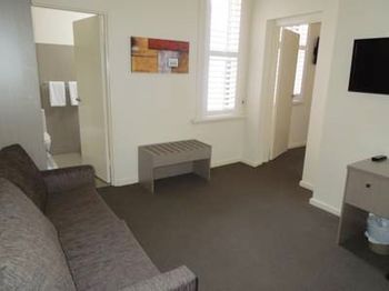 Naughtons Parkville Hotel - Accommodation Whitsundays 18