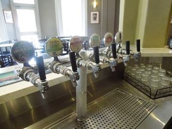 Naughtons Parkville Hotel - Accommodation Whitsundays 19