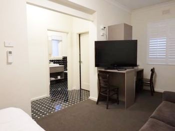 Naughtons Parkville Hotel - Accommodation Whitsundays 32