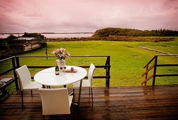 Taren Point Beach House - Accommodation Whitsundays 0