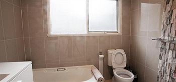 Taren Point Beach House - Accommodation Whitsundays 1