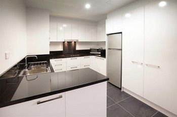 Crown On Darby - Accommodation Whitsundays 2