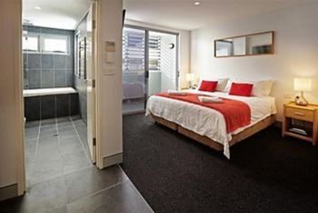 Crown On Darby - Accommodation Whitsundays 4