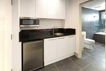 Crown On Darby - Accommodation Whitsundays 6