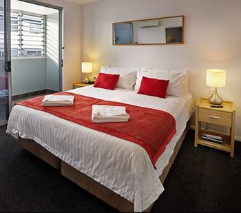 Crown On Darby - Accommodation Whitsundays 8