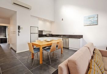 Crown On Darby - Accommodation Whitsundays 14