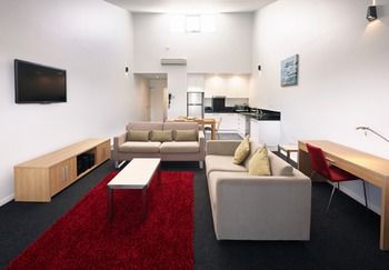 Crown On Darby - Accommodation Whitsundays 18