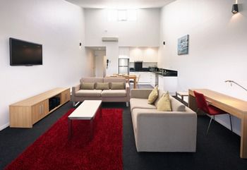 Crown On Darby - Accommodation Whitsundays 19