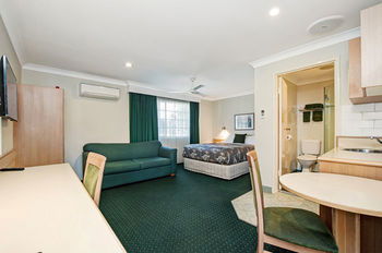 Colonial Terrace Motor Inn - Accommodation Whitsundays 26