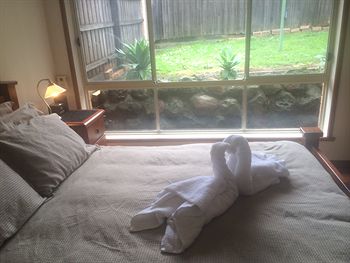 Australian Home Away @ East Doncaster Andersons Creek 1 - Accommodation Whitsundays 5