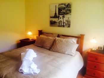 Australian Home Away @ East Doncaster Andersons Creek 1 - Accommodation Whitsundays 6