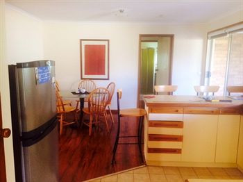 Australian Home Away @ East Doncaster Andersons Creek 1 - Accommodation Whitsundays 9