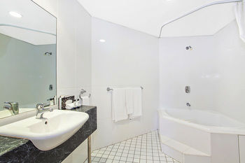 Quality Suites Boulevard On Beaumont - Accommodation Whitsundays 3