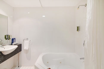 Quality Suites Boulevard On Beaumont - Accommodation Whitsundays 21