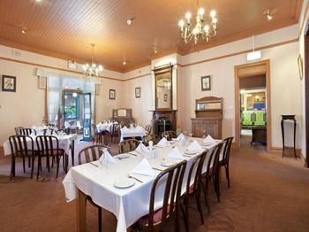 The Victoria & Albert Guesthouse - Accommodation Whitsundays 8