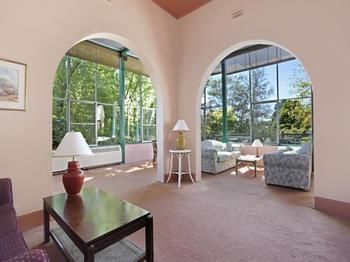 The Victoria & Albert Guesthouse - Accommodation Whitsundays 10