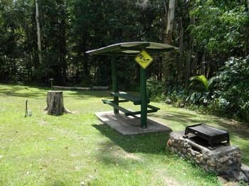 Mapleton Cabins & Caravan Park - Accommodation Whitsundays 0