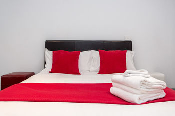 ABC Accommodation - Flinders - Accommodation Whitsundays 0