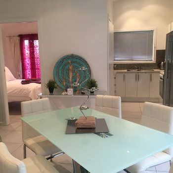 Sydney Executive Garden Villa - Accommodation Whitsundays 24
