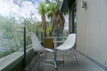 Comfy Kew Apartments - Accommodation Whitsundays 0