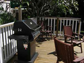 A Pine Cottage - Accommodation Whitsundays 2
