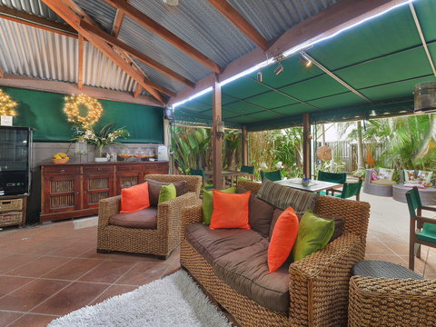 One Thornbury Boutique Bed & Breakfast - Accommodation Whitsundays 3