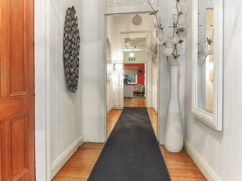 One Thornbury Boutique Bed & Breakfast - Accommodation Whitsundays 4