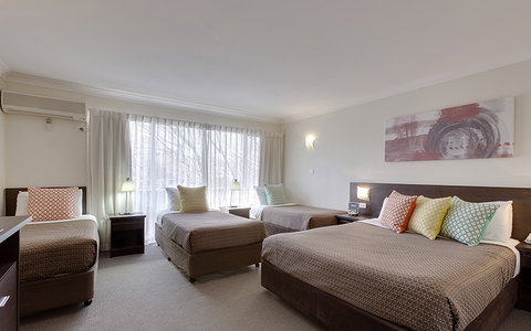 BEST WESTERN Tall Trees Canberra - Accommodation Whitsundays 3