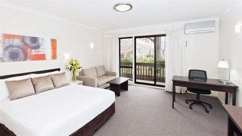 BEST WESTERN Tall Trees Canberra - Accommodation Whitsundays 4