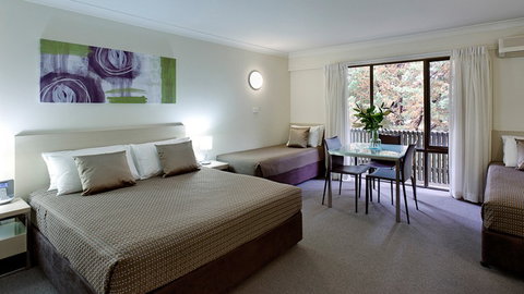 BEST WESTERN Tall Trees Canberra - Accommodation Whitsundays 7