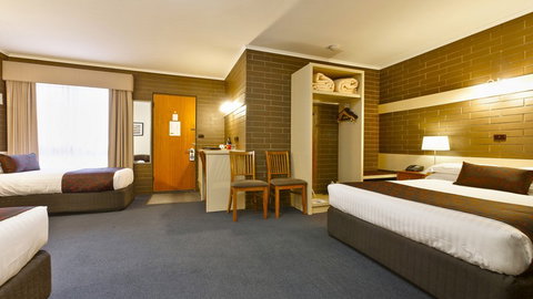 BEST WESTERN Stagecoach Motel - Accommodation Whitsundays 2