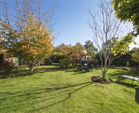 Racecourse Inn - The - Accommodation Whitsundays 2