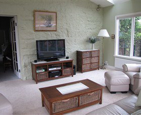 Crescentfield Cottage - Accommodation Whitsundays 4