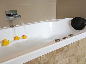 Clydesdale Manor - Accommodation Whitsundays 2