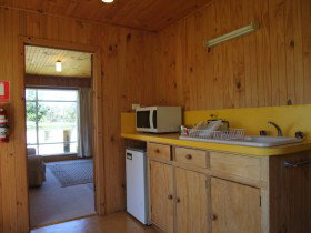 Collins Cap Cottage - Accommodation Whitsundays 0