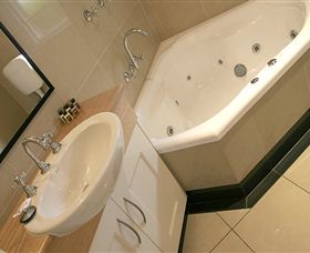 Graham Apartments - Accommodation Whitsundays 4