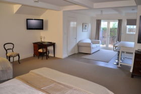 Belton House - Accommodation Whitsundays 3
