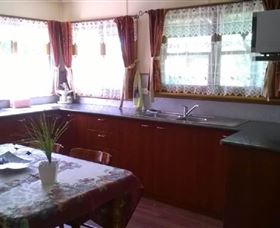 Blue Wren Riverside Cottage - Accommodation Whitsundays 3