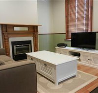 Myrtle Cottage - Accommodation Whitsundays
