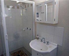Ashwood Apartments - Lindisfarne - Accommodation Whitsundays 5