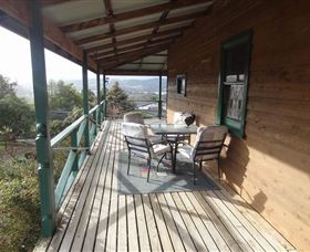 Camellia Cottage On Maple Hill - Accommodation Whitsundays 1