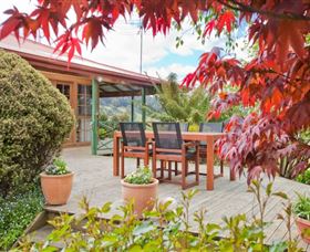 Camellia Cottage On Maple Hill - Accommodation Whitsundays 4