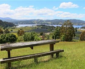 Camellia Cottage On Maple Hill - Accommodation Whitsundays 3