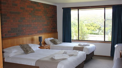 Southern Ocean Motor Inn - Accommodation Whitsundays 1