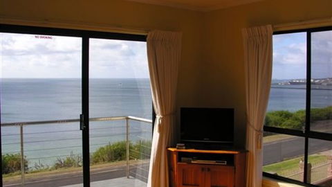 Clifftop Accommodation Portland Victoria - Accommodation Whitsundays 2