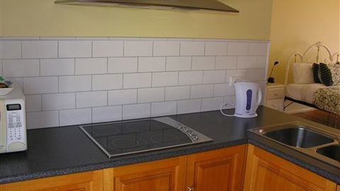 Clifftop Accommodation Portland Victoria - Accommodation Whitsundays 6