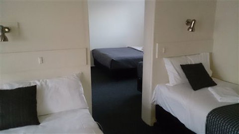 Budget On The Lake - Accommodation Whitsundays 4