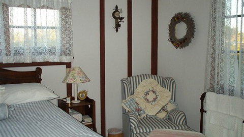 Briarswood Cottage Bed And Breakfast - Accommodation Whitsundays 3