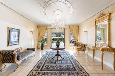 Canterbury International Hotel - Accommodation Whitsundays 10