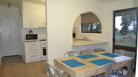 Sea Glimpse Farm Stay - Accommodation Whitsundays 2